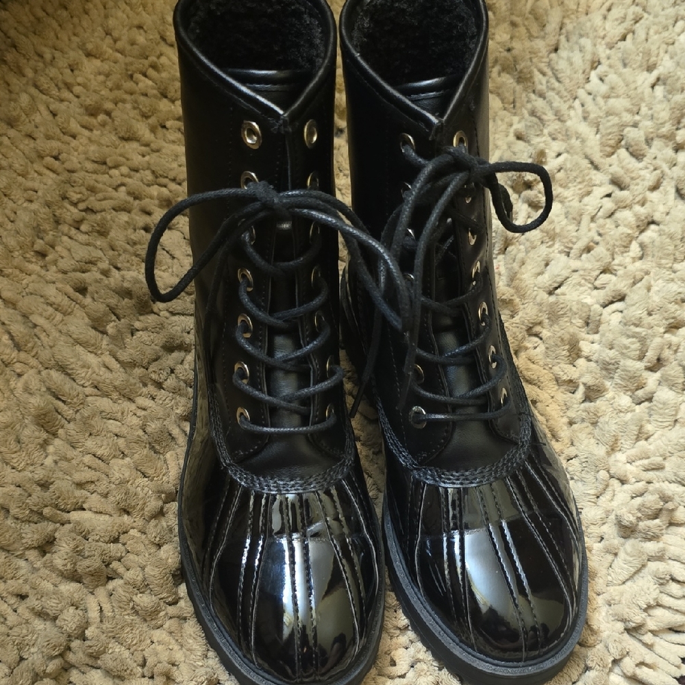 Just Fab Women's‎ Size 6 Amy Lace Up Black Sherpa Lined Duck Combat Rain Boot